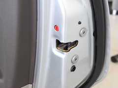 2010款 两厢 2.0L 自动 时尚型