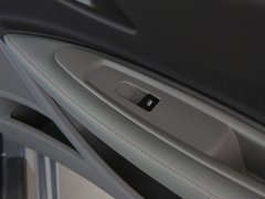 2010款 两厢 2.0L 自动 时尚型