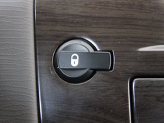 2010款 两厢 2.0L 自动 时尚型