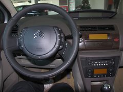 2010款 两厢 2.0L 自动 时尚型