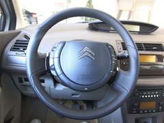 2010款 两厢 2.0L 自动 时尚型