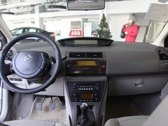 2010款 两厢 2.0L 自动 时尚型