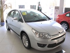2010款 两厢 2.0L 自动 时尚型