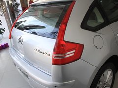 2010款 两厢 2.0L 自动 时尚型