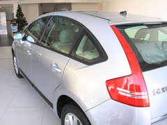 2010款 两厢 2.0L 自动 时尚型