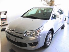 2010款 两厢 2.0L 自动 时尚型