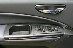 2009款 1.4T 自动 豪华版