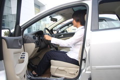 2011款 三厢 1.8L 自动 豪华型