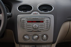 2011款 三厢 1.8L 自动 豪华型