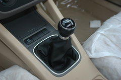 2009款 2.0L 自动 真皮版