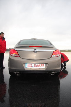 2010款 2.4L 自动 旗舰版
