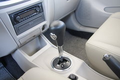 2009款 三厢 1.5L AMT 旗舰型