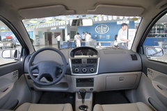 2009款 三厢 1.5L AMT 旗舰型