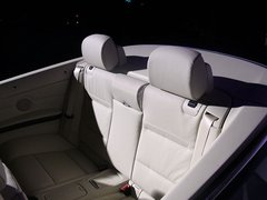 2011款 320i 2.0L 双门轿跑车