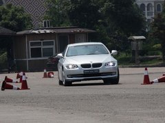 2011款 320i 2.0L 双门轿跑车