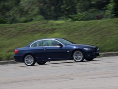 2011款 320i 2.0L 双门轿跑车