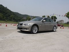 2011款 320i 2.0L 双门轿跑车