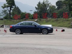 2011款 320i 2.0L 双门轿跑车