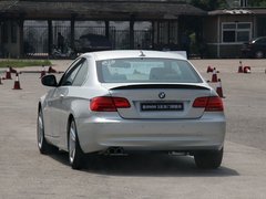 2011款 320i 2.0L 双门轿跑车