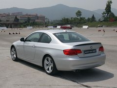 2011款 320i 2.0L 双门轿跑车