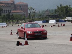 2011款 320i 2.0L 双门轿跑车
