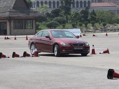 2011款 320i 2.0L 双门轿跑车