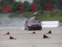 2011款 320i 2.0L 双门轿跑车