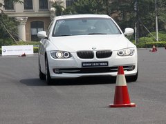 2011款 320i 2.0L 双门轿跑车