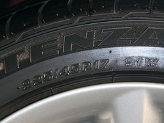 2011款 320i 2.0L 双门轿跑车