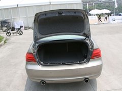 2011款 320i 2.0L 双门轿跑车