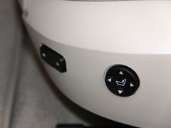2011款 320i 2.0L 双门轿跑车