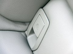 2011款 320i 2.0L 双门轿跑车