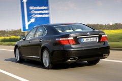 2007款 600hL 5.0L CVT 尊贵加长版