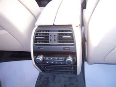 2009款 730Li 3.0L 豪华型