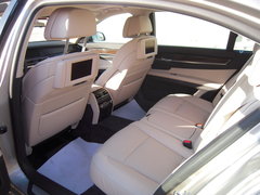 2009款 730Li 3.0L 豪华型