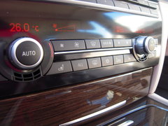 2009款 730Li 3.0L 豪华型