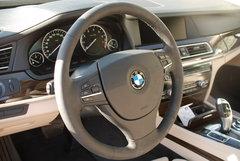 2009款 730Li 3.0L 豪华型