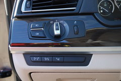 2009款 730Li 3.0L 豪华型