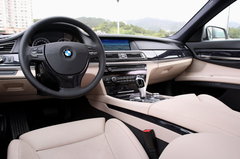 2009款 730Li 3.0L 豪华型