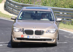 2009款 730Li 3.0L 豪华型