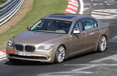 2009款 730Li 3.0L 豪华型