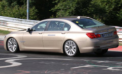 2009款 730Li 3.0L 豪华型