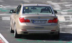 2009款 730Li 3.0L 豪华型