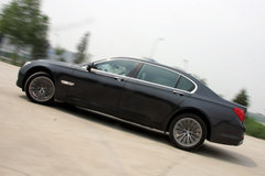 2009款 730Li 3.0L 豪华型