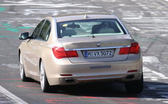 2009款 730Li 3.0L 豪华型