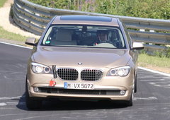 2009款 730Li 3.0L 豪华型