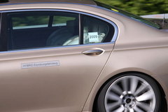 2009款 730Li 3.0L 豪华型