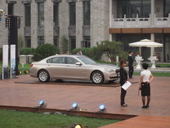 2009款 730Li 3.0L 豪华型