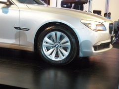2009款 730Li 3.0L 豪华型