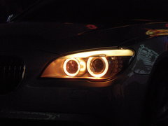 2009款 730Li 3.0L 豪华型